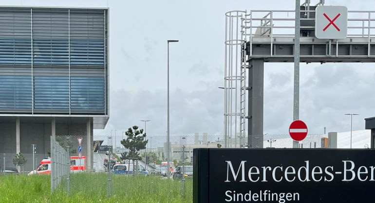 Tiroteo en una planta alemana de Mercedes Benz. Foto: Reuters.
