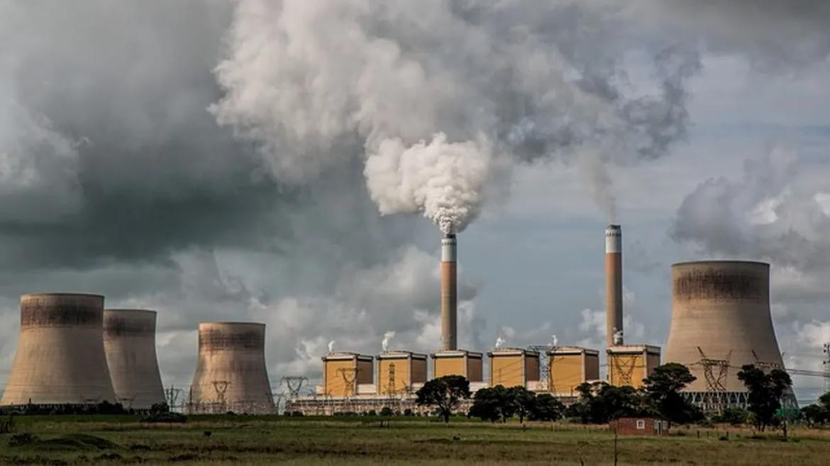 Emisiones de carbono de las centrales eléctricas. Foto:  Télam