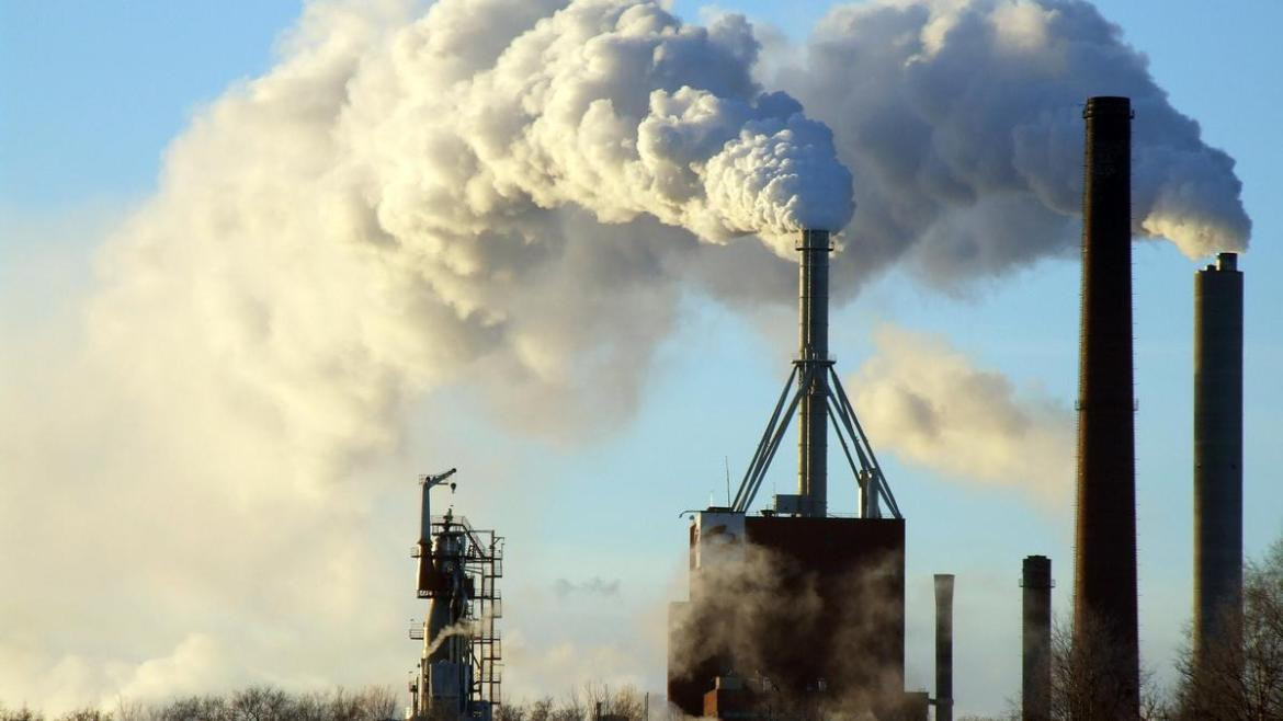 Emisiones de carbono de las centrales eléctricas. Foto:  Télam