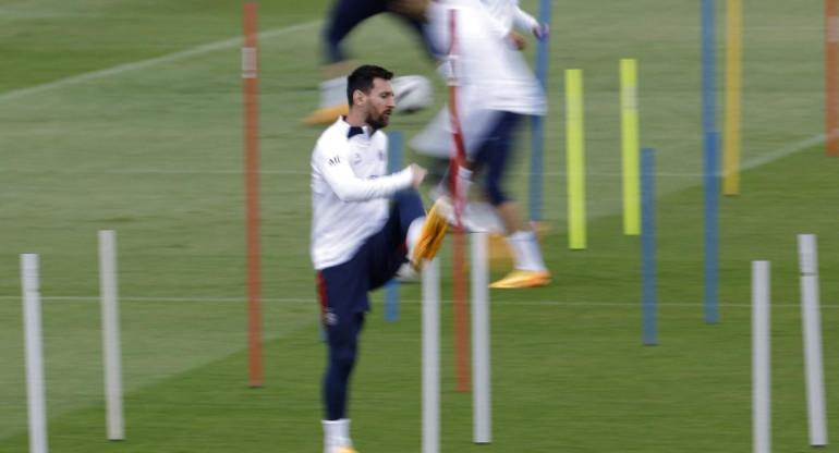 Lionel Messi en el entrenamiento del PSG. Foto: REUTERS.
