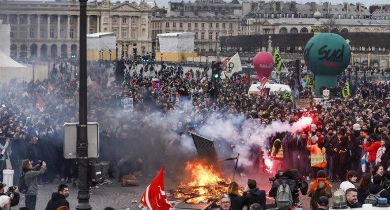 Protestas en Francia contra reforma jubilatoria. Foto: EFE