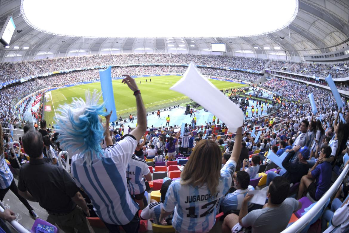 Hinchas argentinos, fútbol. Foto: Télam