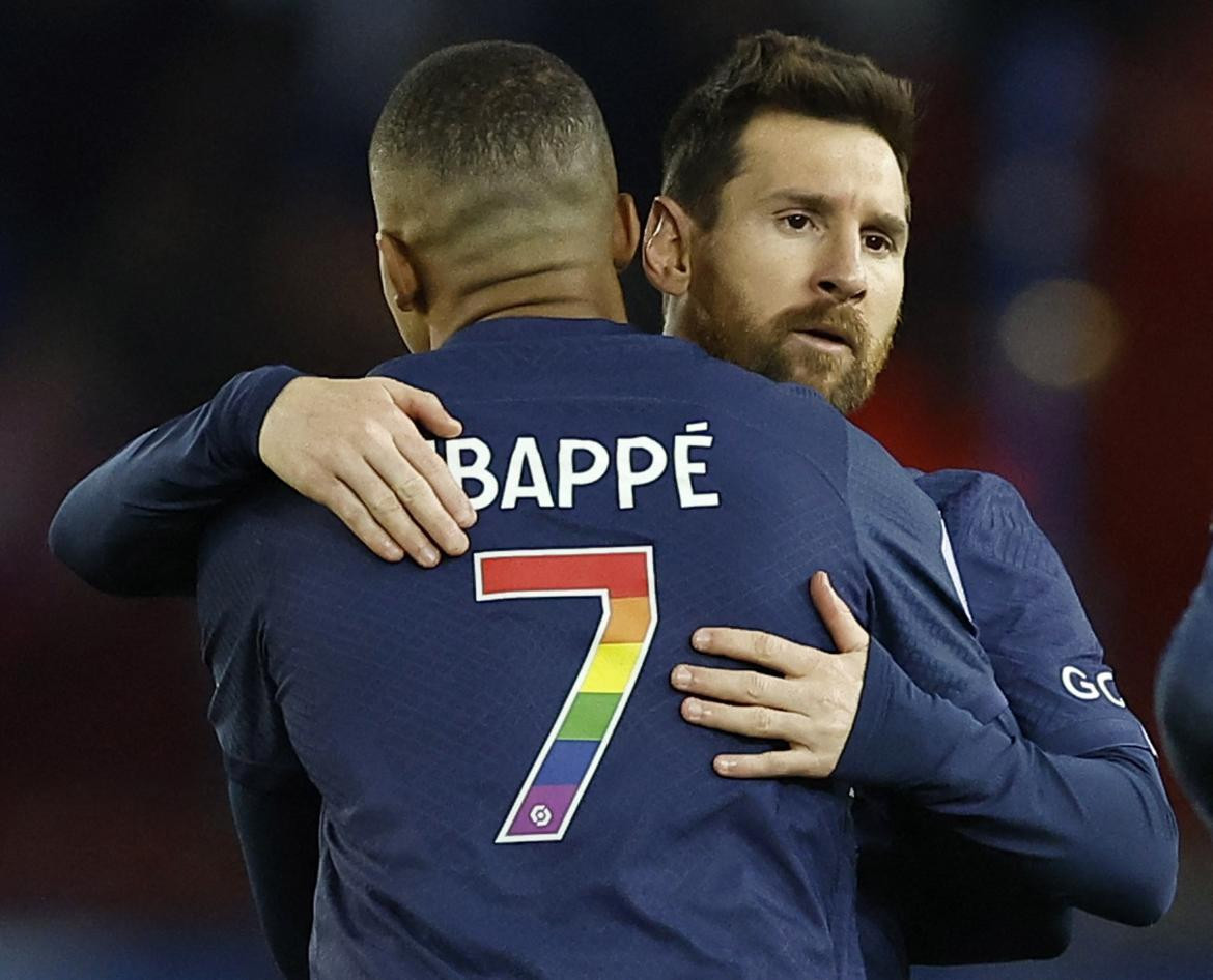 Kylian Mbappé y Lionel Messi, PSG vs Ajaccio. Foto: Reuters