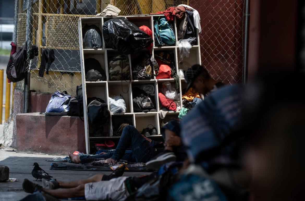 Migrantes en la frontera entre México y Estados Unidos. Foto: EFE.