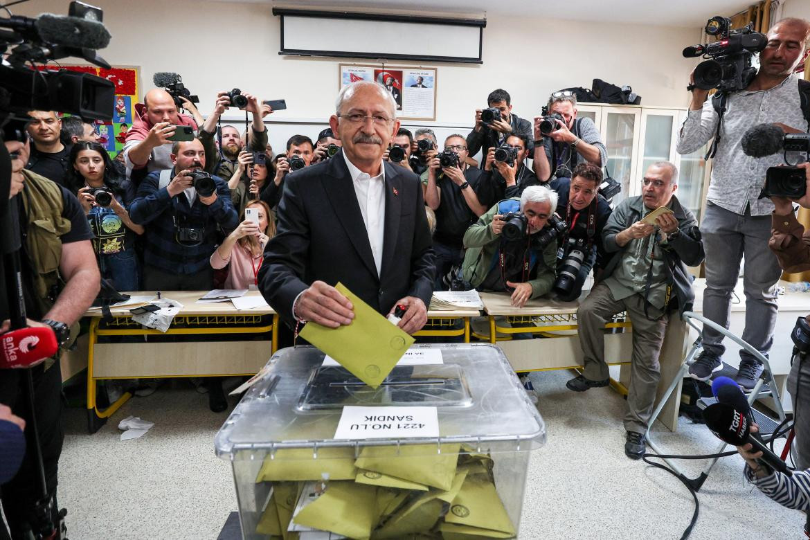 Principal candidato de la oposición a Erdogan votando en las elecciones de Turquía. Foto: Reuters.