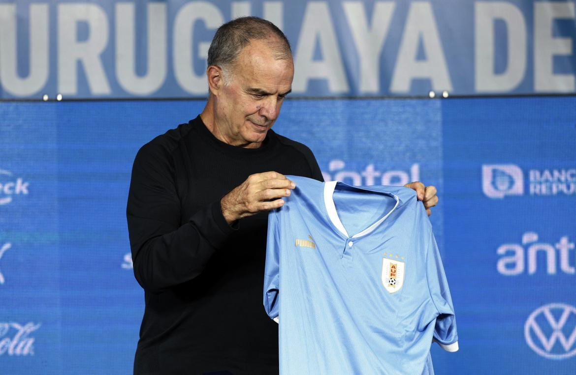 Marcelo Bielsa; Selección de Uruguay. Foto: Reuters.