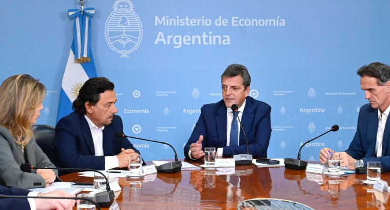Sergio Massa junto a Gustavo Sáenz, gobernador de Salta. Foto: Ministerio de Economía.