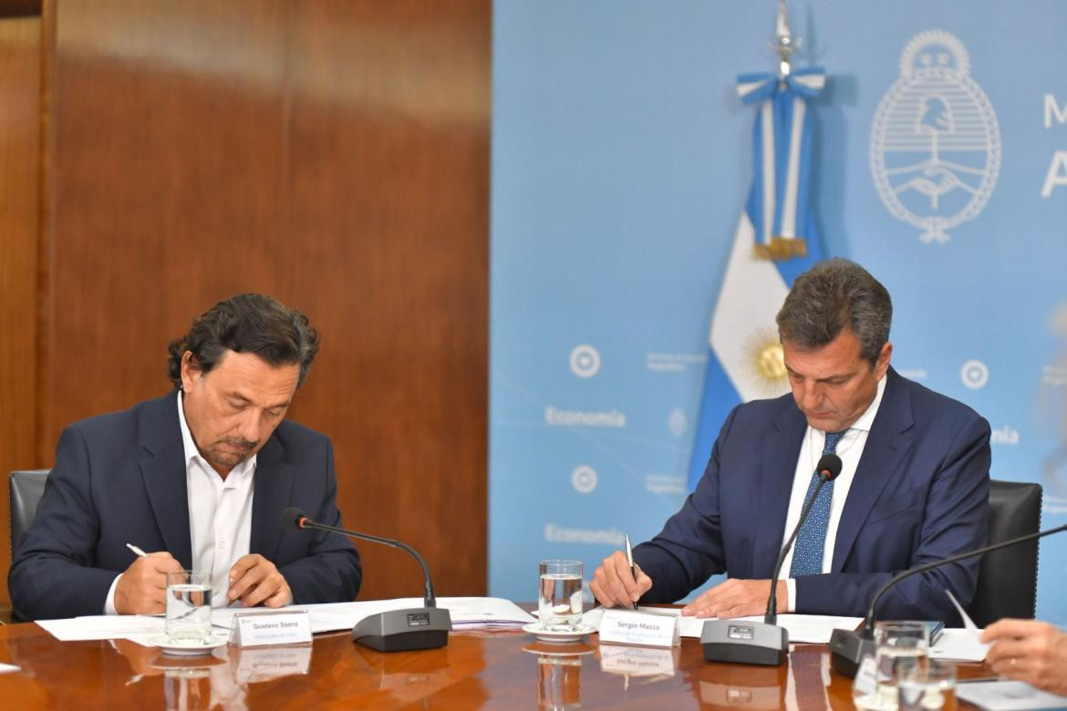 Sergio Massa junto a Gustavo Sáenz, gobernador de Salta. Foto: Ministerio de Economía.