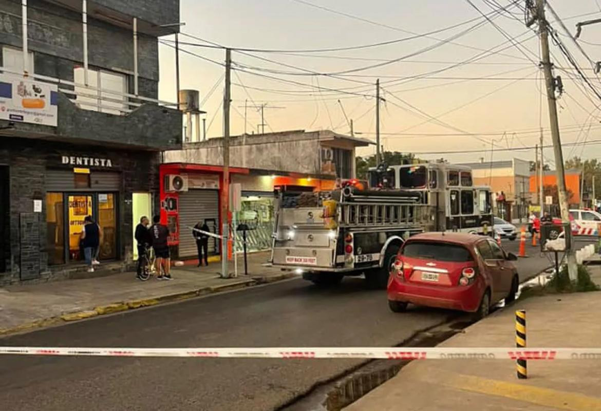 Insólita tragedia: murió tras ser golpeada por un poste de luz que cayó sobre su cabeza. Foto: Primer Plano Online.