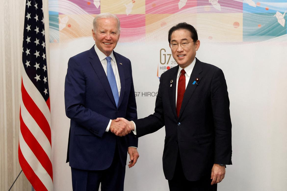Joe Biden y Fumio Kishida. Foto: Reuters.