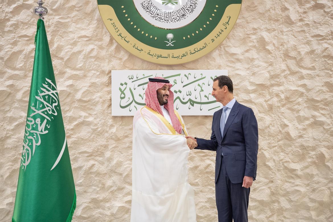 El príncipe heredero saudí, Mohammed bin Salman recibió al presidente sirio, Bashar al-Assad. Foto: EFE.