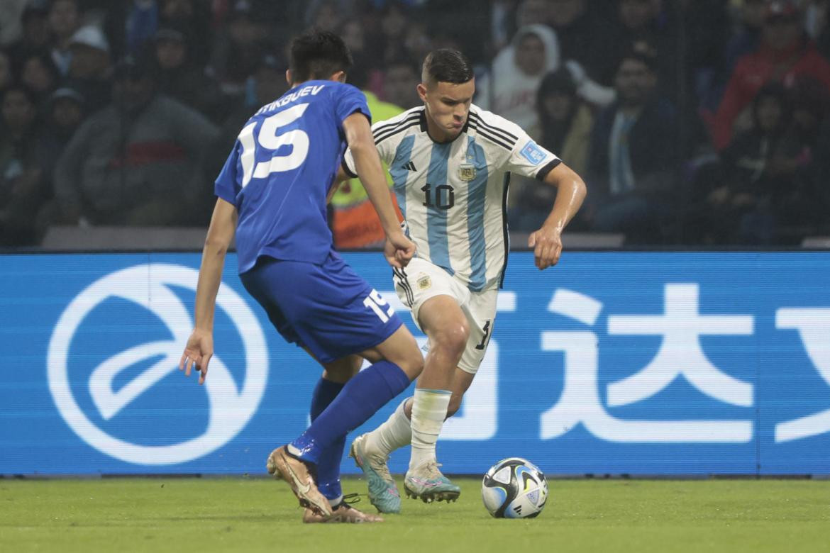 Valentín Carboni; Argentina Sub 20 vs. Uzbekistán. Foto: EFE.