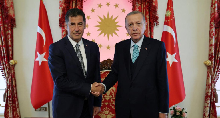 Sinan Ogan y Recep Tayyip Erdogan, Turquía. Foto: Reuters.