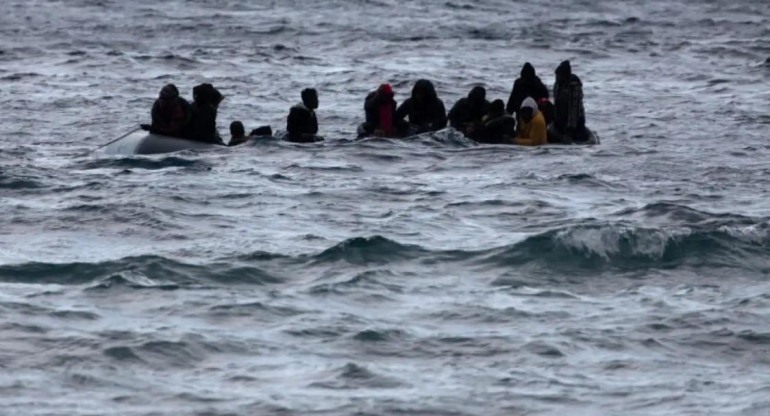 Migrantes en la costa de Grecia. Foto: Reuters