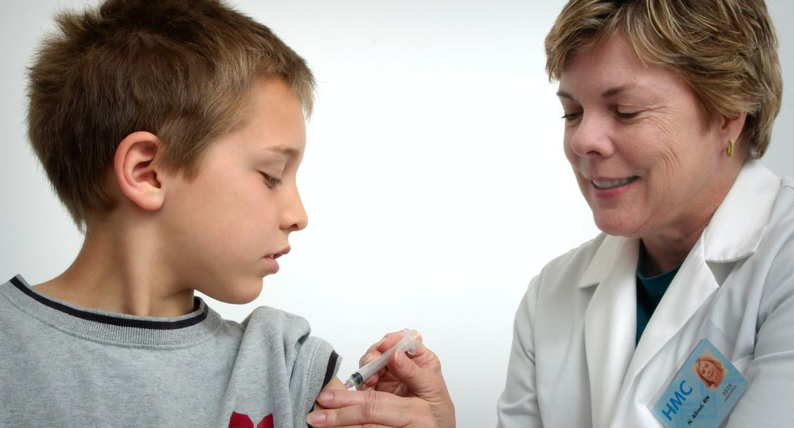 Vacunación antigripal en niños. Foto: unsplash