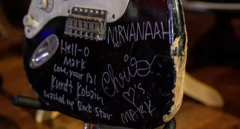 Kurt Cobain, guitarra subastada. Foto: EFE