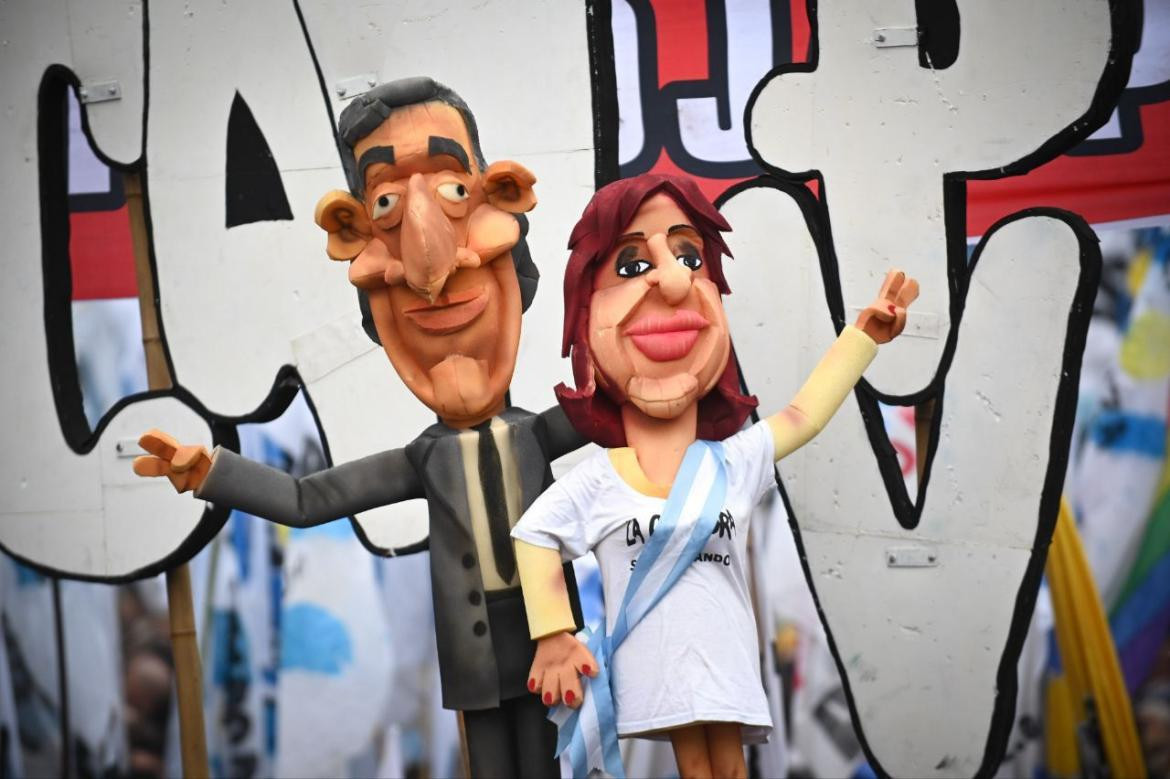 Una multitud espera por Cristina Fernández de Kirchner en Plaza de Mayo: Foto: Prensa.