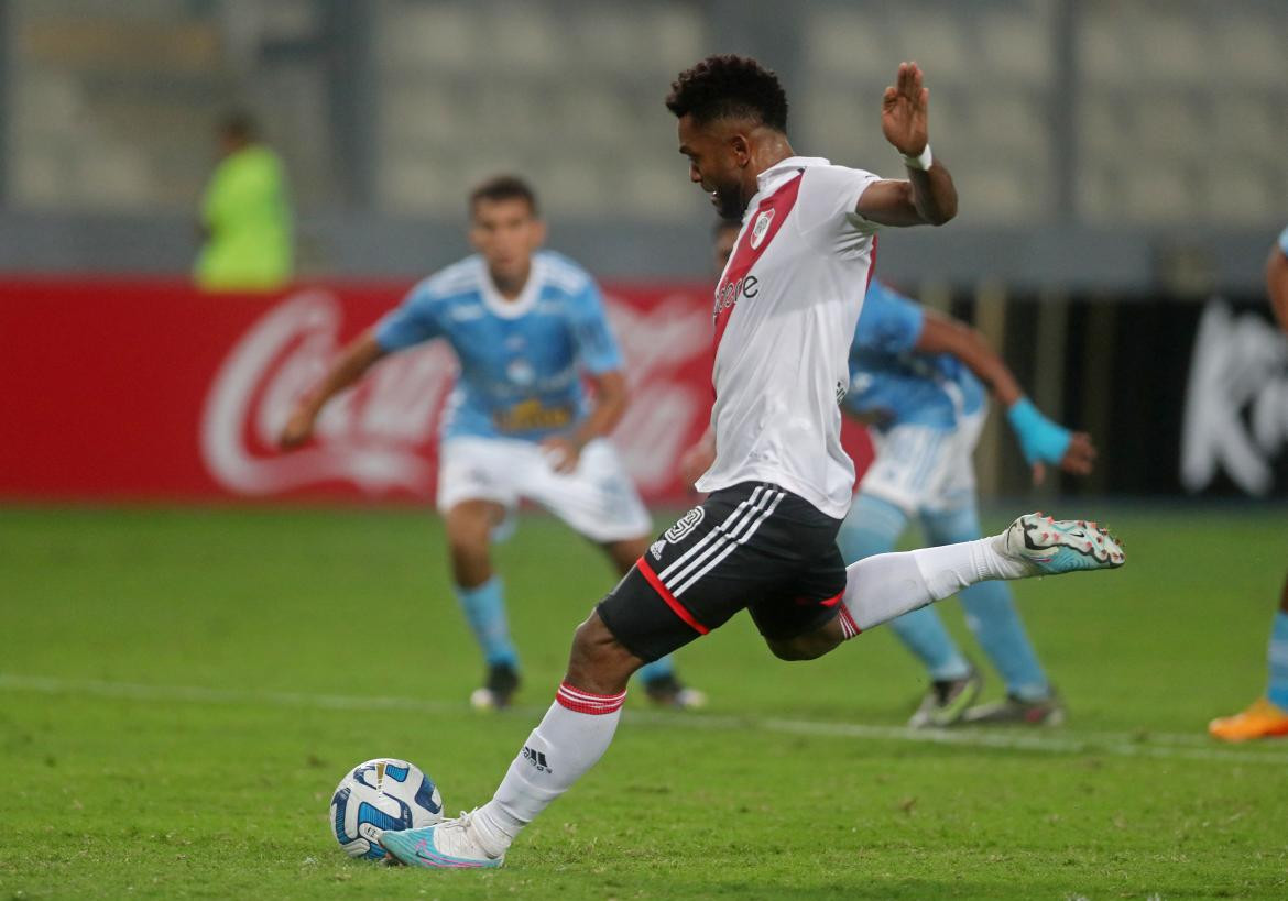 Miguel Borja; Sporting Cristal vs. River Plate; Copa Libertadores. Foto: Reuters.