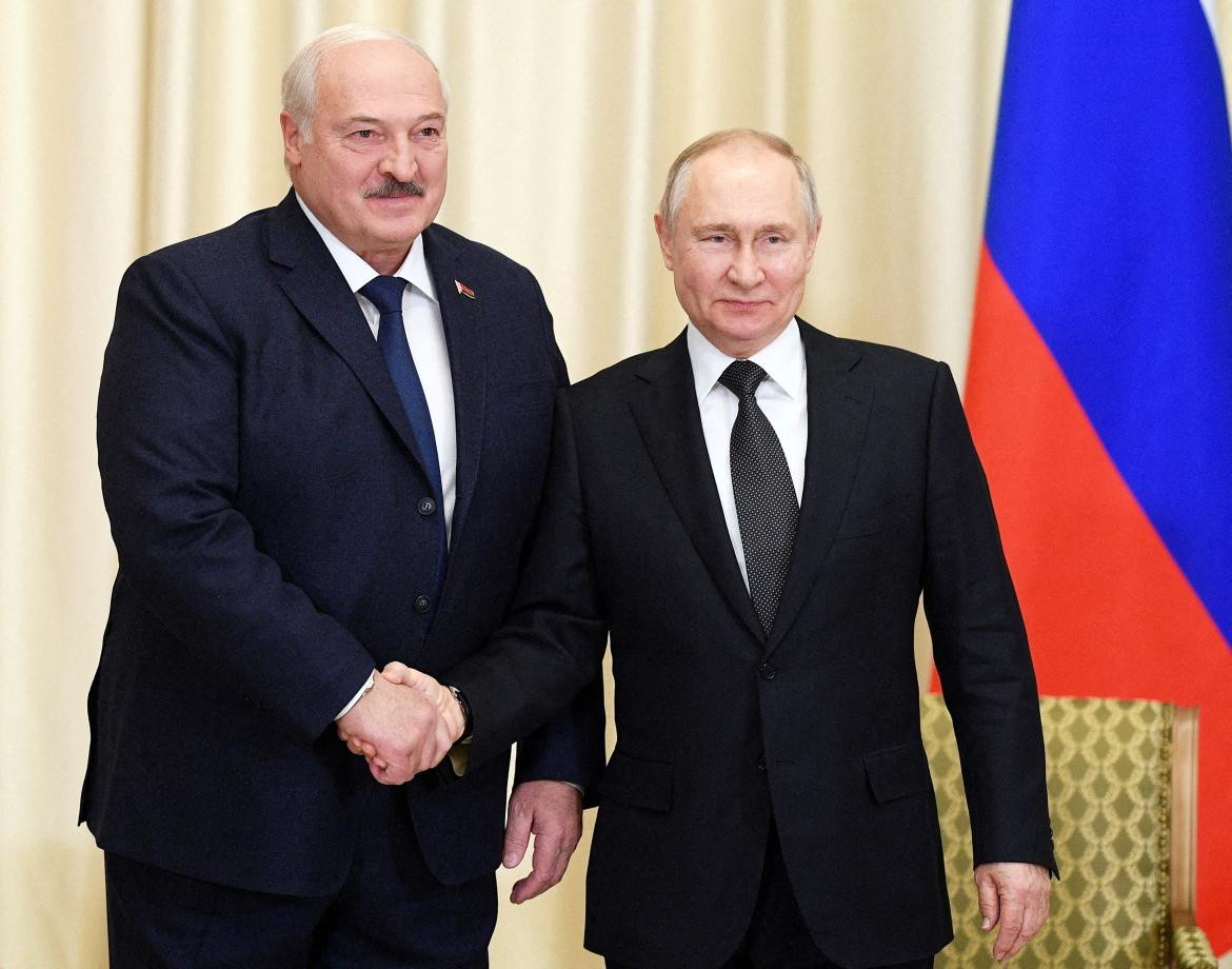 Alexandr Lukashenko y Vladimir Putin. Foto: Reuters