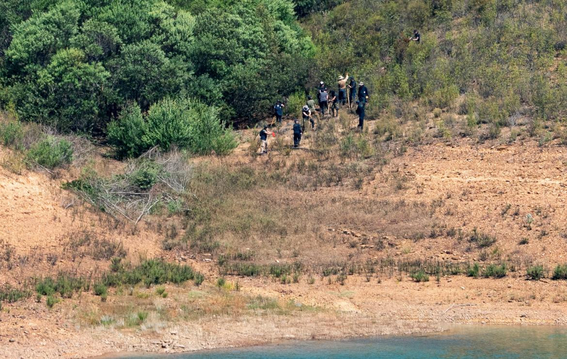 La búsqueda en la represa de Arade por la desaparición de Madeleine McCann. Foto: Reuters.