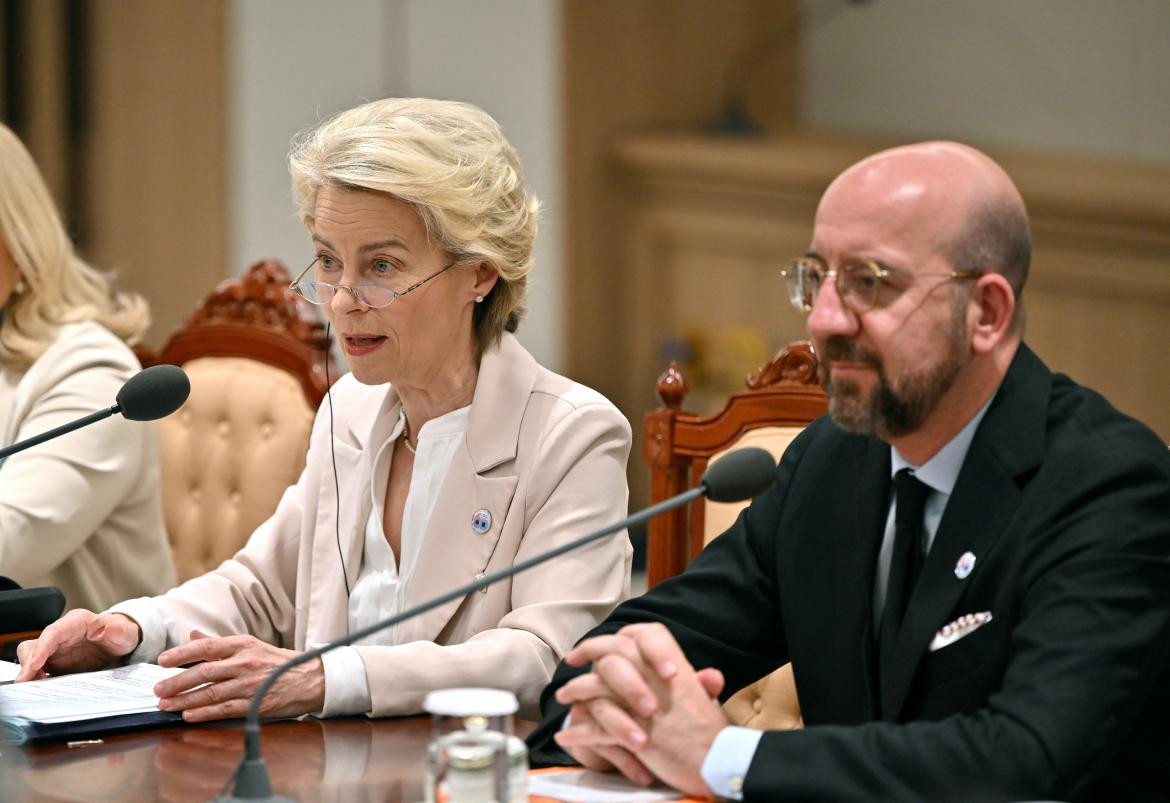 Ursula von der Leyen y Charles Michel. Unión Europea y Consejo Europeo. Foto: Reuters.