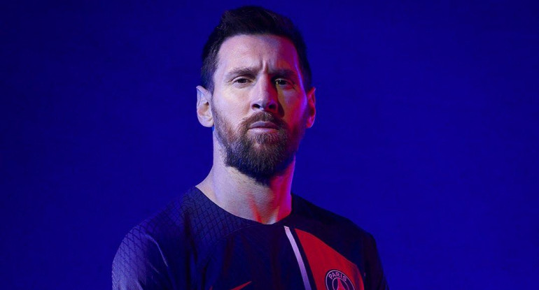 Lionel Messi en la presentación de la camiseta del PSG. Foto: NA.