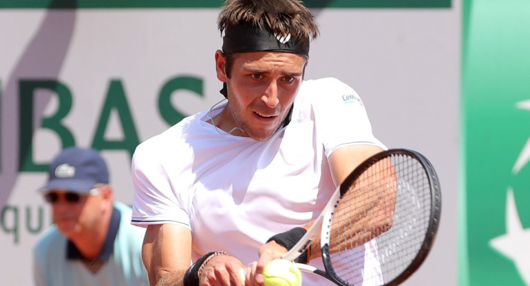 Tomás Etcheverry en Roland Garros. Foto: EFE.