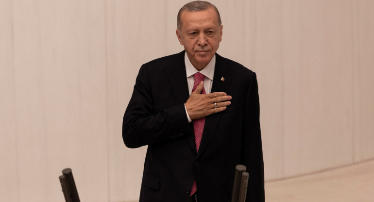Erdogan asume como presidente ante el Parlamento en Ankara