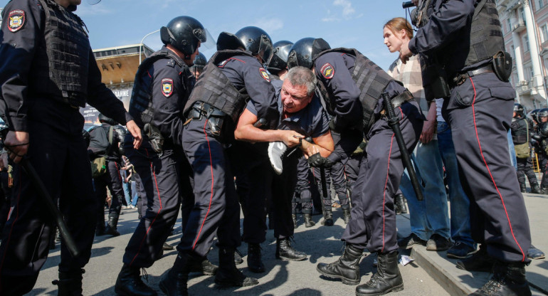 Detenciones en marcha por Alexéi Navalny. Foto: NA.
