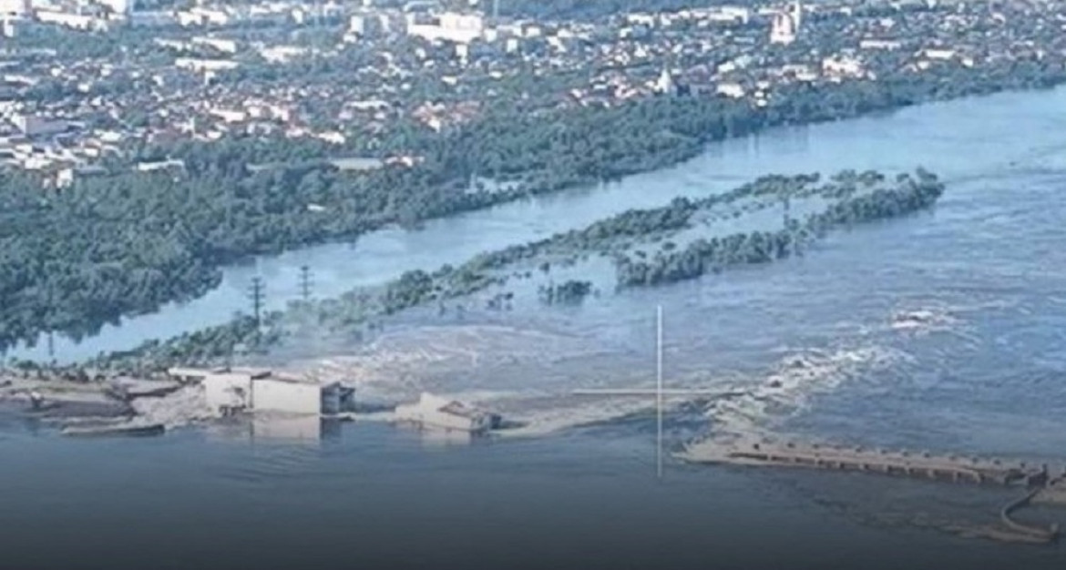 Destrucción de la represa de Kajovka, Ucrania. Foto: Reuters.