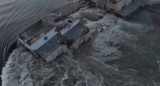 La represa de Kavojka destruida tras el ataque de este martes. Foto: Reuters.