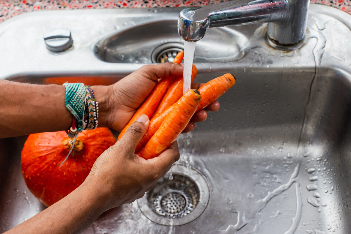 Manipulación de alimentos. Foto: Unsplash