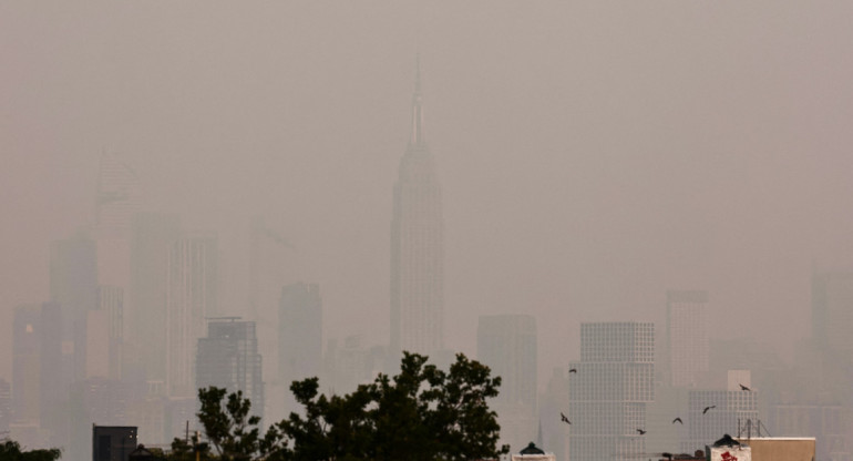 Los incendios perjudican Nueva York y Canadá. Foto: Reuters.