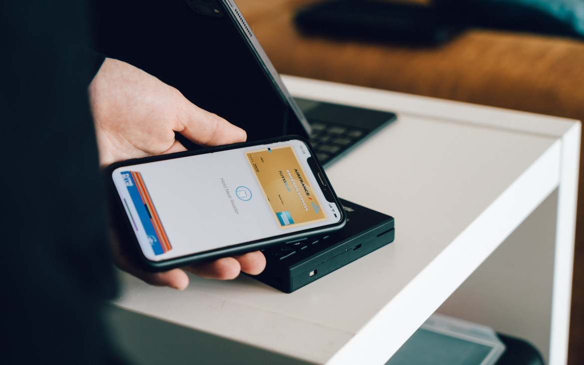 Google Wallet billetera electrónica que  permite hacer pagos con el celular. Foto: Unsplash