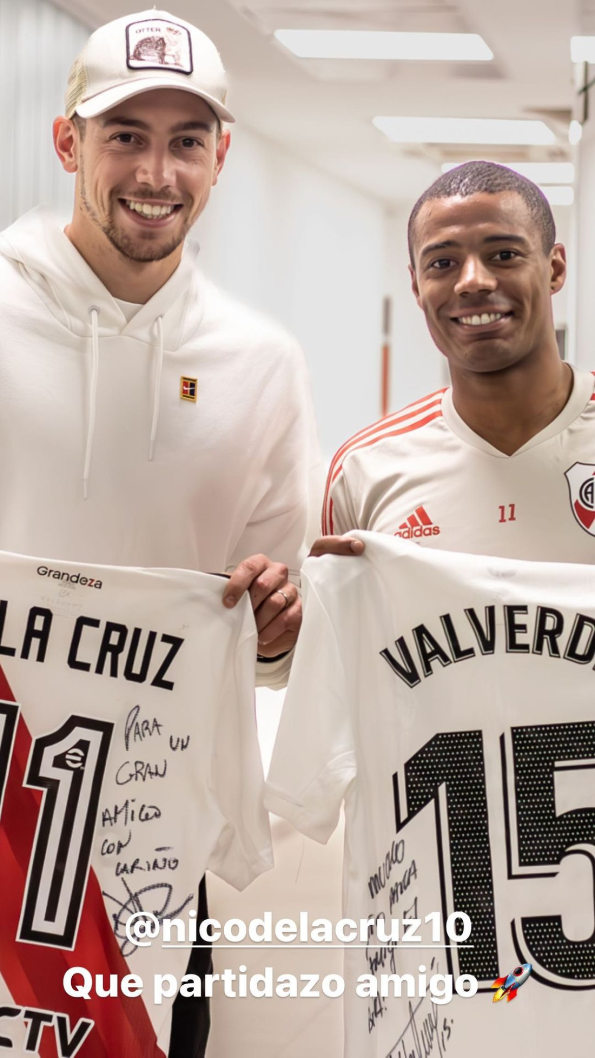 Federico Valverde se llevó la camiseta de Nicolás De la Cruz. Foto: Instagram @fedevalverde.