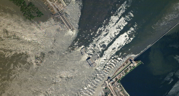 Represa Kajovka. Foto satelital Reuters