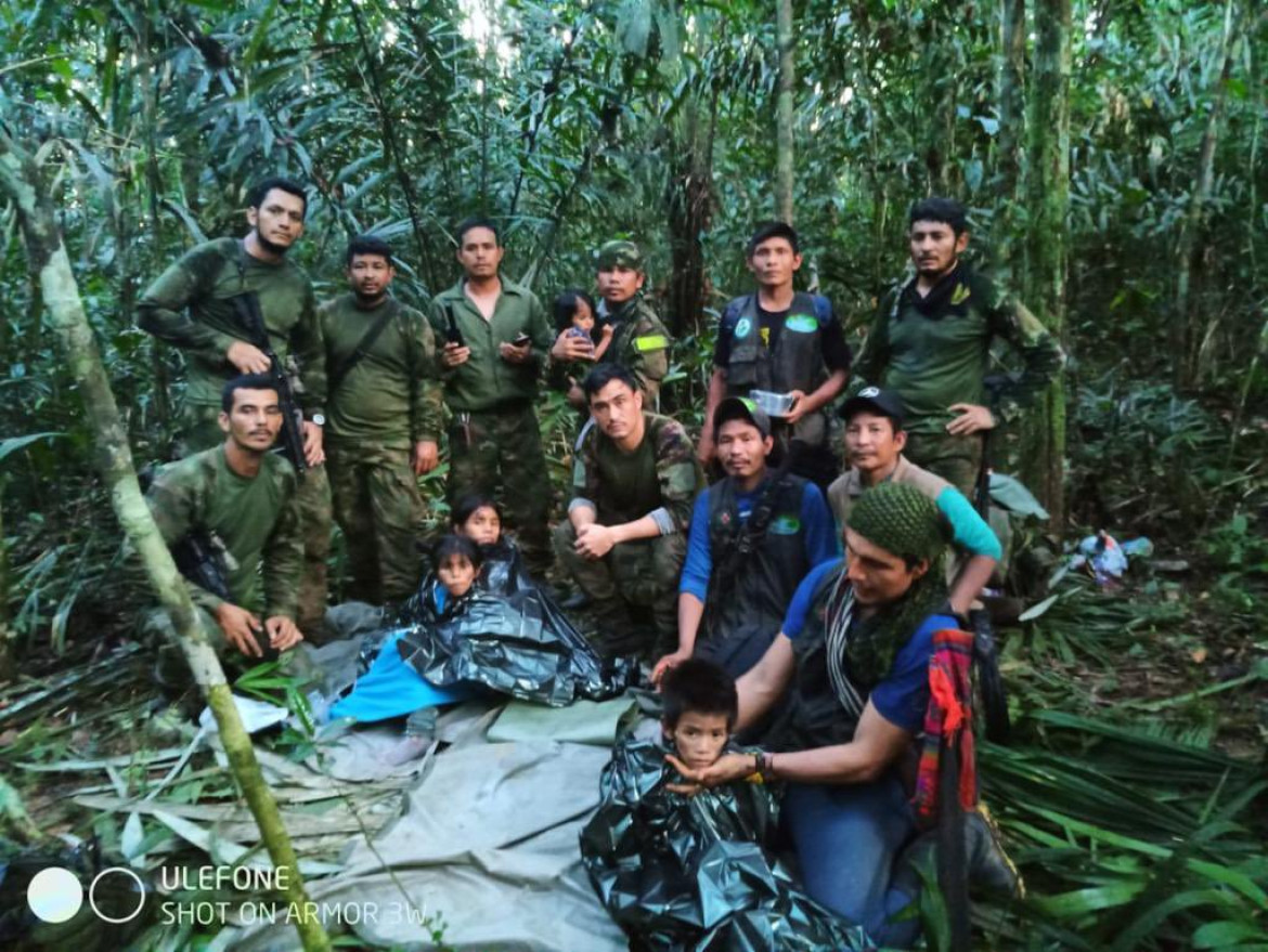 Hallaron con vida a los cuatro niños desaparecidos hace 40 días en la selva de Colombia. Foto: Fuerzas Militares de Colombia.