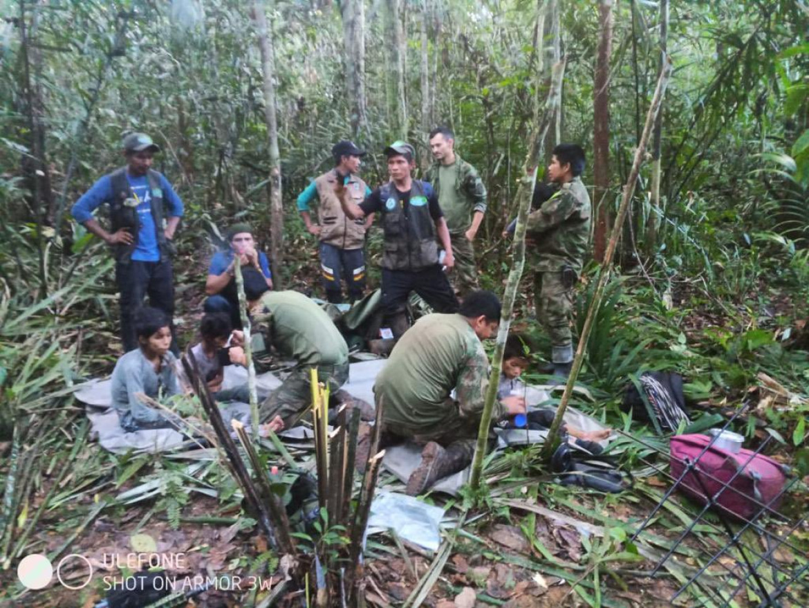 Hallaron con vida a los cuatro niños desaparecidos hace 40 días en la selva de Colombia. Foto: Fuerzas Militares de Colombia.