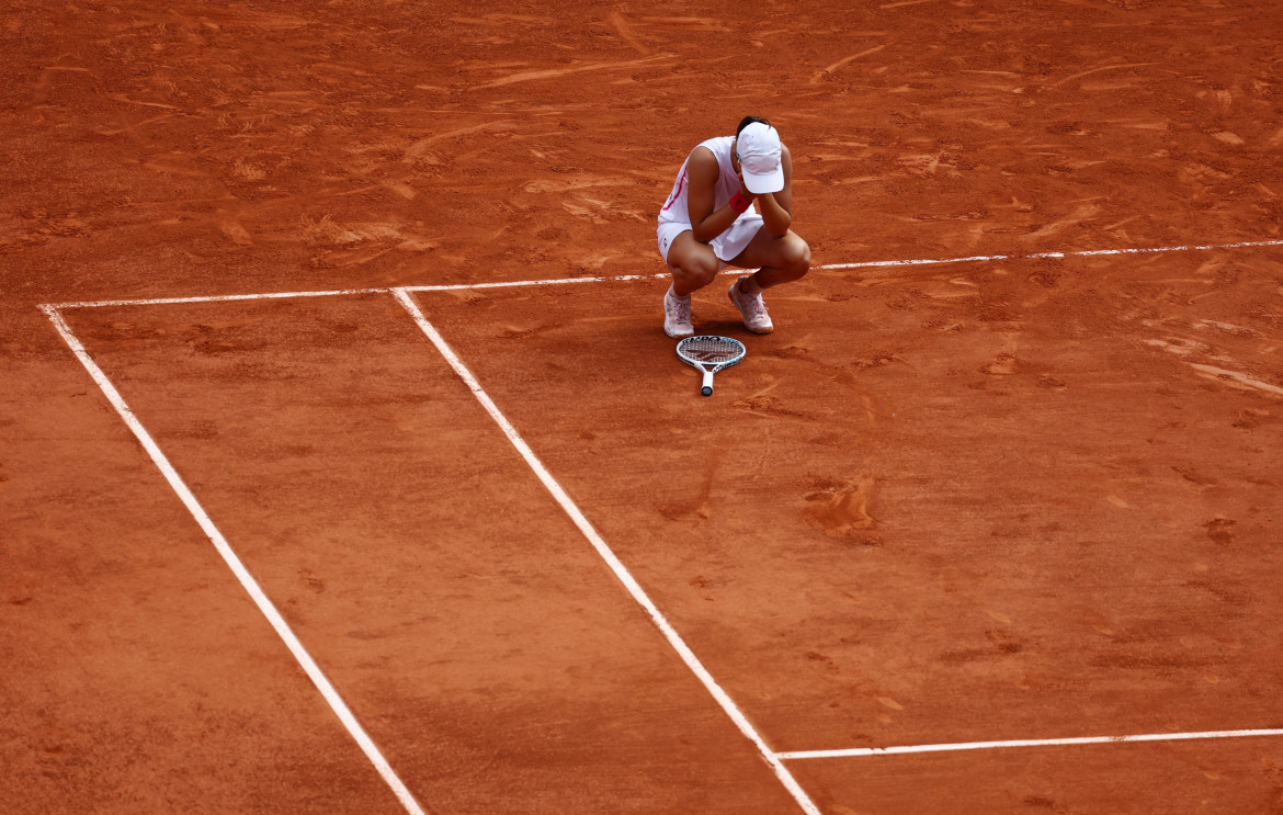 Festejo de Iga Swiatek en Roland Garros 2023. Foto: REUTERS.