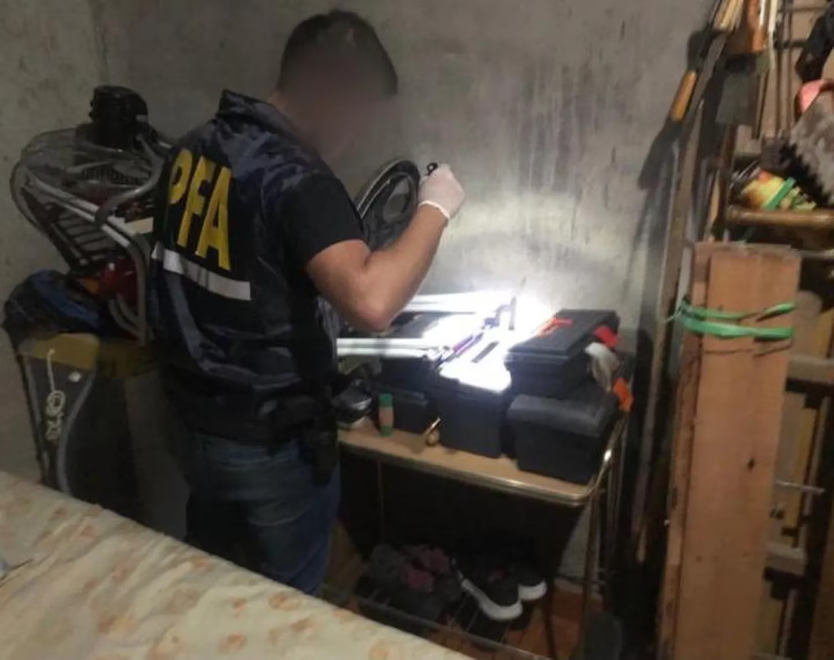 Realizaron un allanamiento en la casa del detenido. Foto: Ministerio de Seguridad de la Nación.