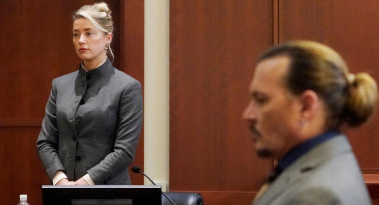 Amber Heard y Johnny Depp, polémico juicio. Foto: Reuters