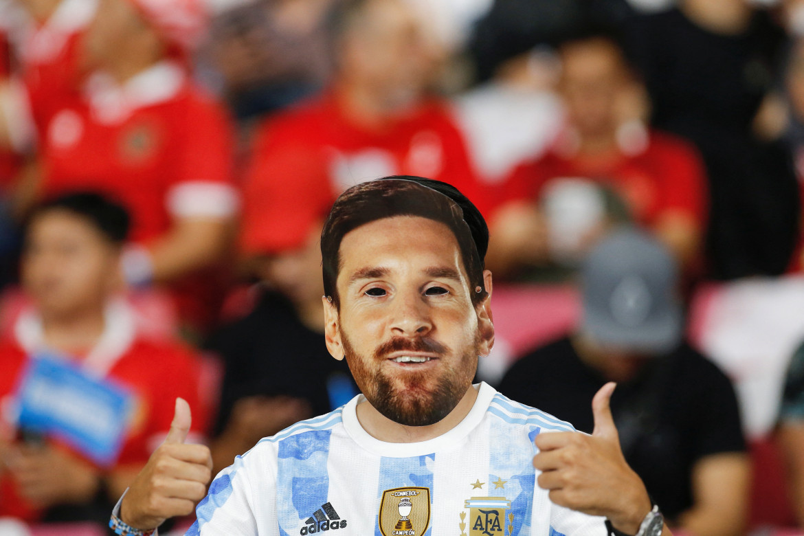 Pese a su ausencia, los hinchas le mostraron todo su amor a Lionel Messi en Indonesia. Foto: Reuters.
