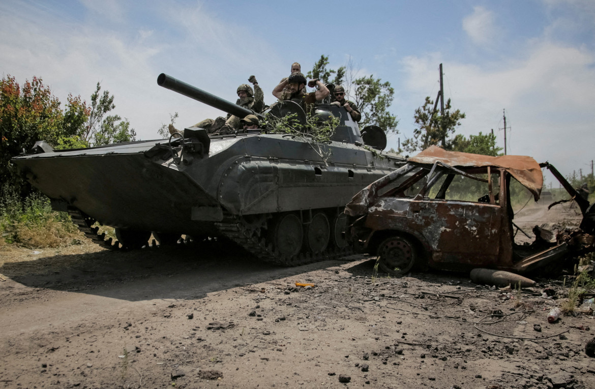 La destrucción rusa en el pueblo ucraniano de Neskuchne. Foto: Reuters.