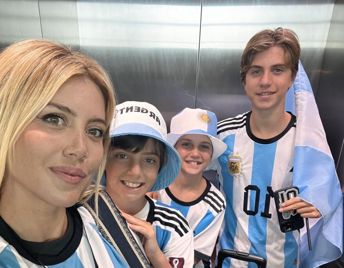 Wanda Nara junto a Valentino, Constantino y Benedicto. Foto: Instagram @official_valentino.lopez.