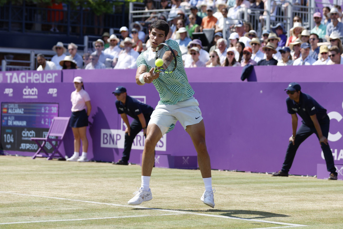 Carlos Alcaraz superó en la final al australiano Alex de Miñaur. Foto: Reuters.