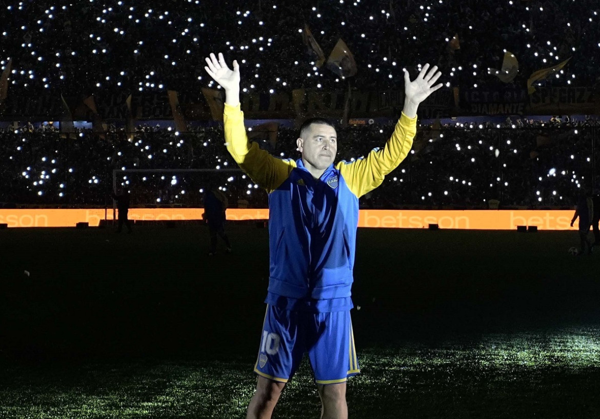 Juan Román Riquelme se despidió en La Bombonera ante 54.000 hinchas. Foto: Télam.