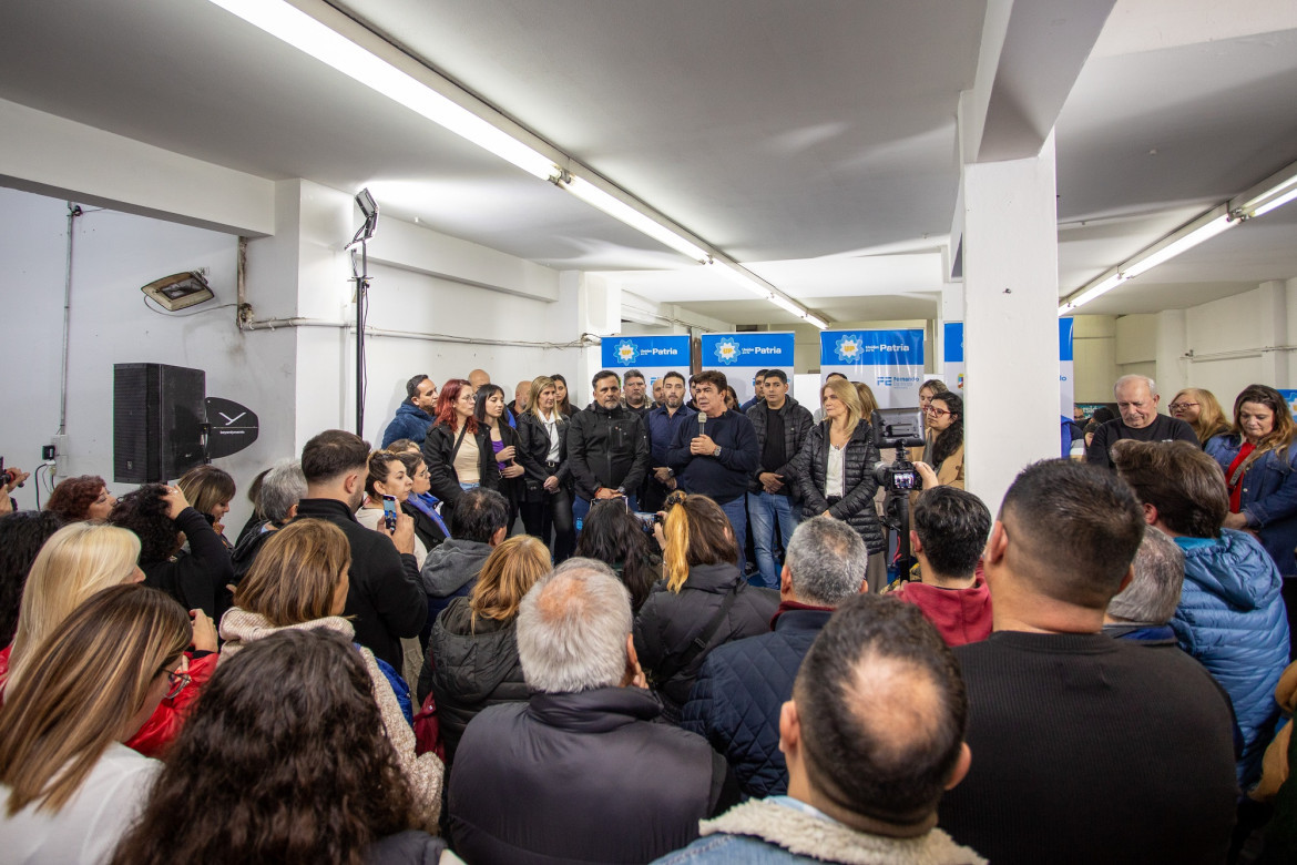 Fernando Espinoza y Verónica Magario. Foto: intendencia de La Matanza.