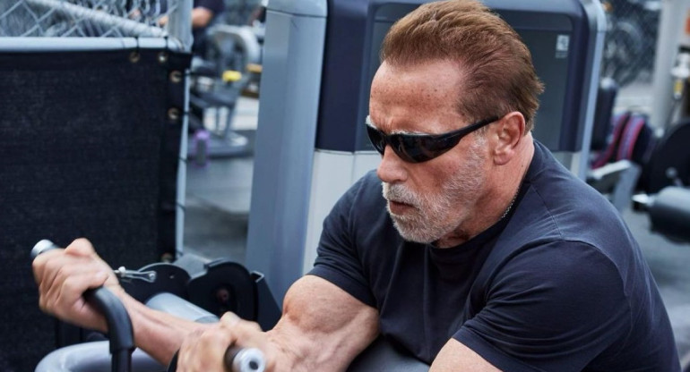 Arnold Schwarzenegger mantiene firme sus entrenamientos. Foto: Instagram @schwarzenegger.