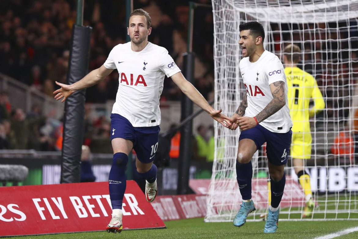 Harry Kane y Cuti Romero. Foto: Reuters