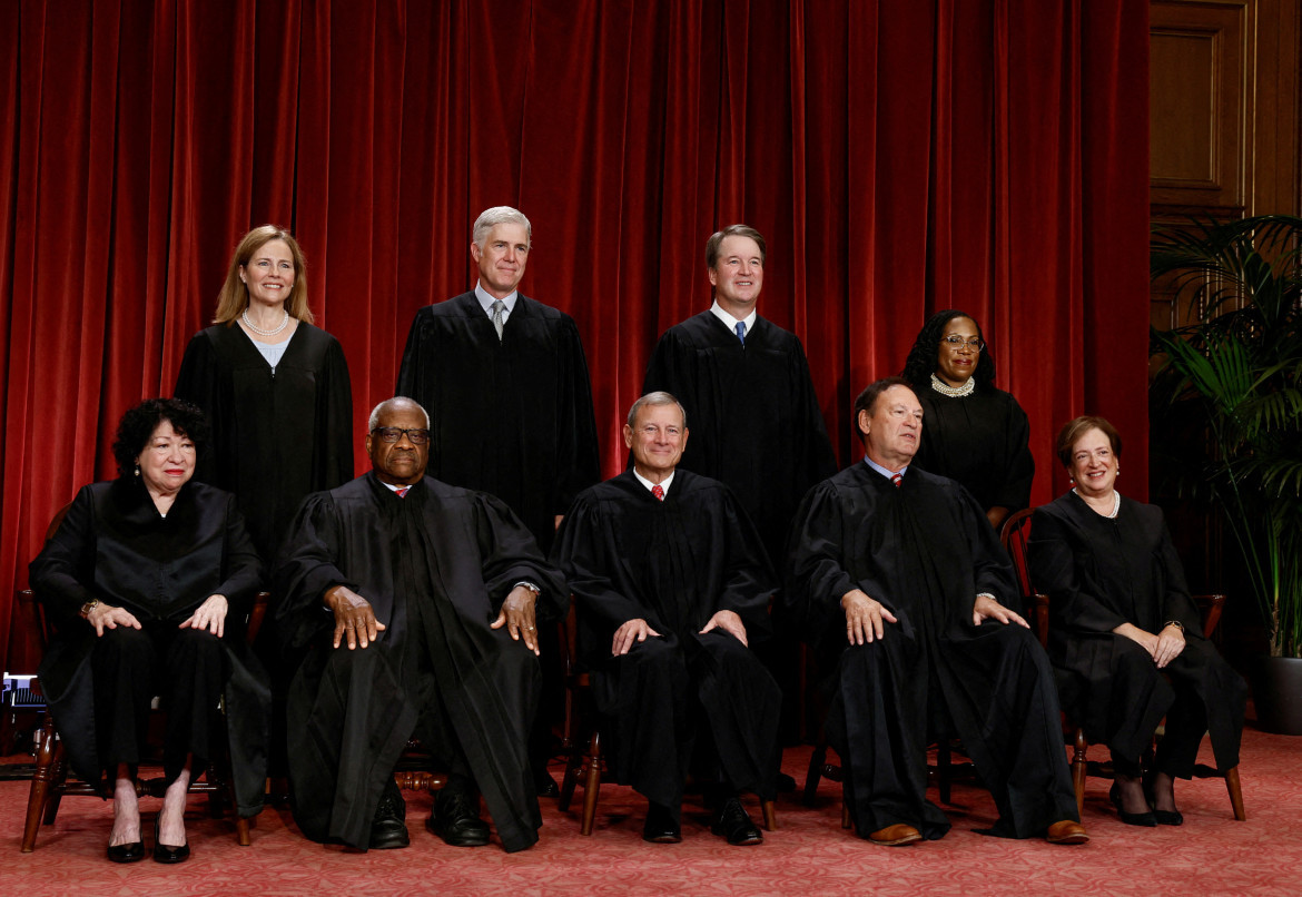 Los jueces integrantes de la Corte Suprema de Estados Unidos. Foto: Reuters.